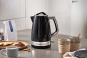 Vannkoker - Russell Hobbs Vannkoker Structure Kettle - Gloss black with stainless steel accents - 2400 W - 28081-70