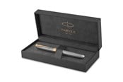 Skrive- & Tegneverktøy - Parker Sonnet Fountain Pen | Chiselled Silver with Gold Trim | Solid 18k Gold Fine Nib | Gift Box - 1931489