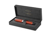 Skrive- & Tegneverktøy - Parker Duofold Centennial Fountain Pen | Classic Big Red Vintage | Medium Solid Gold Nib | Black Ink and Convertor | Premium Gift Box - 1931376