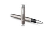 Skrive- & Tegneverktøy - Parker IM Rollerball Pen | Stainless Steel with Chrome Trim | Fine Point with Black Ink Refill | Gift Box - 2143633