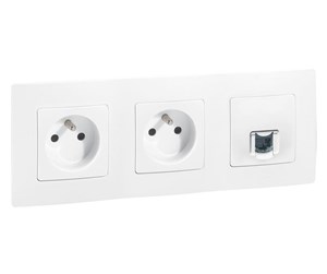 Switch - Legrand Niloe frame 3 gang white - 665003