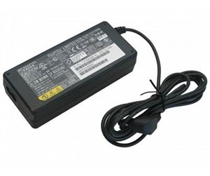  Bærbar PC - Lader - Fujitsu - power adapter - 65 Watt - FUJ:CP742956-XX