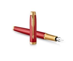 Skrive- & Tegneverktøy - Parker IM Fountain Pen | Premium Red Lacquer with Gold Trim | Fine Point with Blue Ink Cartridge | Gift Box - 2143650