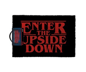 Dekorasjon - Pyramid Stranger Things (Enter the Upside Down) Door Mat - 5050293852874