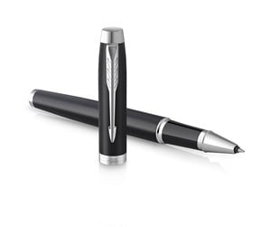 Skrive- & Tegneverktøy - Parker IM Rollerball Pen | Matte Black with Chrome Trim | Fine Point with Black Ink Refill | Gift Box - 2143634