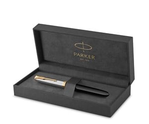 Skrive- & Tegneverktøy - Parker 51  Premium Fountain Pen | Premium Collection | Black with Gold Trim | Fine Nib | Blue/Black Ink | Gift box - 2169030