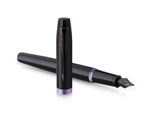 Skrive- & Tegneverktøy - Parker IM Vibrant Rings Fountain Pen | Satin Black Lacquer with Amethyst Purple Accents | Fine Point with Blue Ink Refill | Gift Box - 2172948