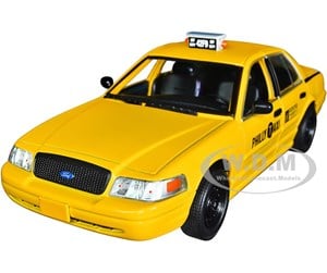 Modellbiler - Greenlight 1999 Ford Crown Victoria Philly Taxi Creed 2015 Movie 1:24 Scale Diecast Model Car Yellow - 0810087063665