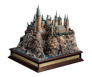 Reklameartikler - Harry Potter - Hogwarts School Sculpture 32cm - Figur - 812370011360