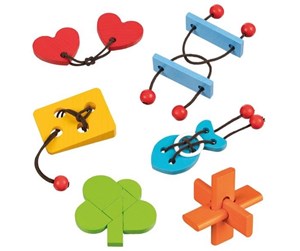 Små gaver til barn - Goki Wooden Brainteaser Puzzle (Assorted) - 57496