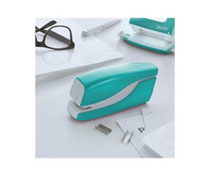 Skrivebordstilbehør - Leitz Stapler Battery-powered  WOW 5566 Ice blue - 55661051